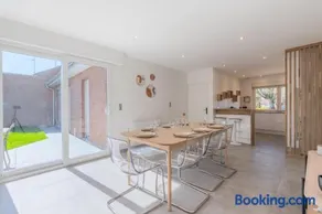 Bright and renovated house for 8 people parking - Image 2
