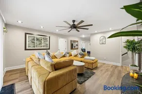 The 6BR Atlanta Retreat House-Poolside Comfort & Playful Vibes sleeps 28 - Image 1