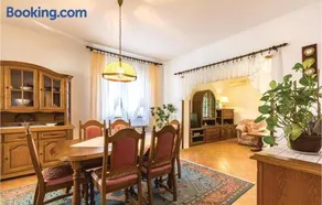 Beautiful Apartment In Sisan With Wifi - Image 2