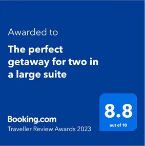 The perfect getaway for two in a large suite - Image 5