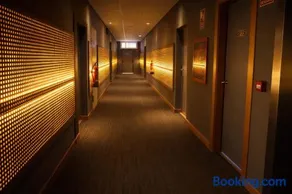 Aparthotel Montcada - Image 5