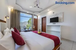 The Hilltop Retreat Hotel - Image 4
