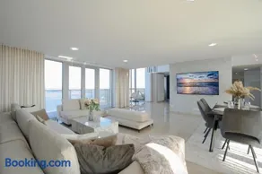 Luxusný Penthouse nad jazerami 230 m2, 2x garáž, WIFI - Image 1