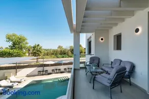 Palm View Suites - Image 2