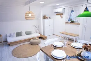 My Blue Cottage - Image 2