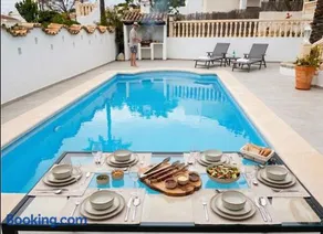 Vista Portet, sleeps 10, Private Pool, Sea Views, Squash, 1 km from El Portet beach - Image 5