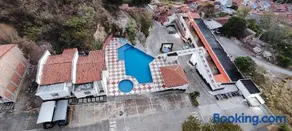 Espectacular vista panorámica de San Gil, aparta estudio con piscina y parqueadero - Image 2