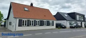 Stunning Home In Rønde With 6 Bedrooms And Wifi - Image 1