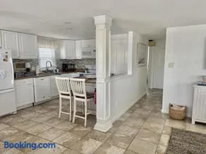 Welcome To The Sea Hunt An Updated, New-To-Market Coastal Gem - Image 4