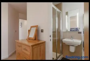 Tallyn House 202 - Image 2