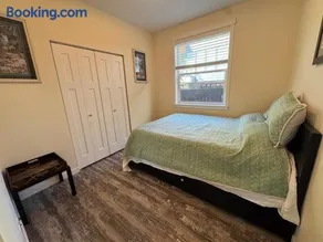 Family Comfy Kid Family Pet-Friendly Home Near Everything - Image 3