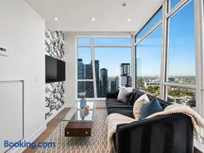 VOGUE Suites Toronto - Image 2