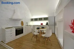 Hydra Hospitality Port Apartment - Image 5