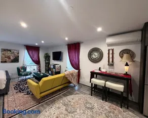 Eleni’s Charming Studio - Image 4