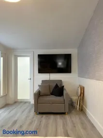 Cozy Corner - Image 3