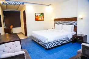 Milson Hotel - Image 1