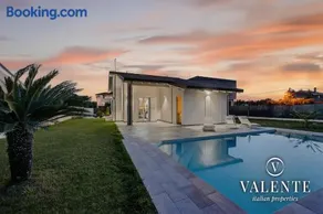 Villa Blu Lucca- Pool and Parking 10 Min from Lucca - Image 1
