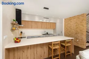 Beachfront Vila Angelina - Image 2