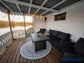 Riverside Villa with Private Jetty and Scenic Views - Image 2