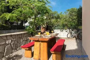 Apartments Mirjana * central location and close to beach - Image 2
