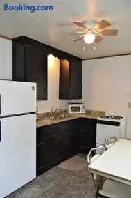 Baileys Sunset Cottages - Image 3