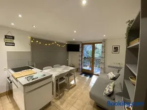 Appartement cosy 3 pièces, avec balcon et piscine, proche des pistes et commodités à La Plagne Tarentaise - Image 2