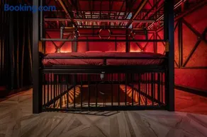 loveroom le donjon - Image 3
