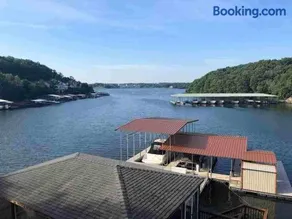 5BR On Point in Cove, Big Views, Huge Dock & Slip - Image 1
