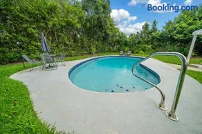 Relaxing, Cozy 3BR Pool Home with King Suite! - Image 2