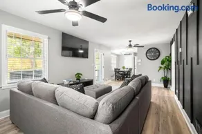 Opulent Haven Retreats - Image 2