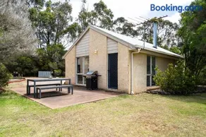 Bells Beach Cottages - Image 1
