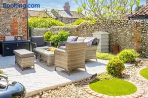 Newly Refurb Cottage Mile From Blakeney Village Pub and Restaurant - Image 5
