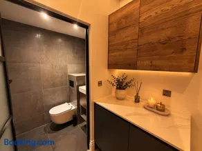 The Carriage House Residences - Image 3