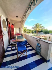 BEACHFRONT VILLA with Private Beach Access - FREE PARKING - Image 2