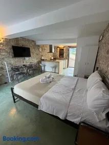 Stoneview Apartments - Image 3