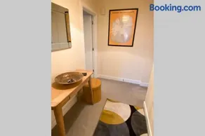 13 The Grosvenor, luxury flat, central Newmarket, - Image 5