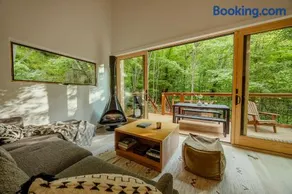 Nordic Haus - Luxury Wears Valley - Hot Tub - 5mins to GSMNPark - Image 2