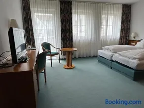 ST Hotel - Image 5