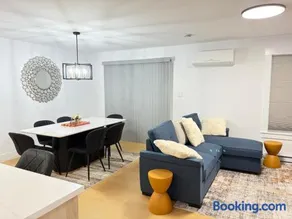 Full AC 3BR, 1 king Ensuite, 2 Queen, Sleeps 7 - Image 1