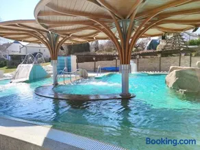 Spa Residence Carbona Water Lily Apartment - Image 2