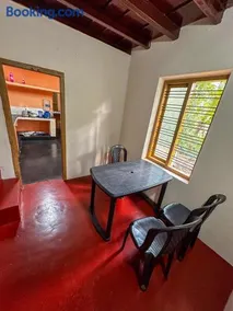 River View Home Stay - Image 4