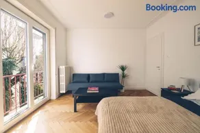 Bright apartment in the center of Lausanne - Image 3