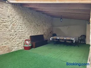 Casa rural L´Amparo -3 espigas- Categoría superior-15 personas - Image 1