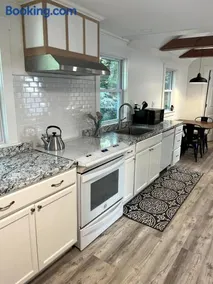 Hillside Cabin - Image 1