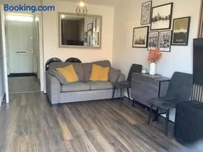 Entire 2 bedroom house in Tamworth - Image 1