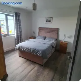 Double room with ensuite - Image 2