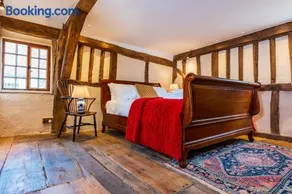 Taper House - Cosy Medieval Cottage - Image 3