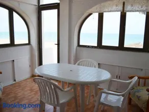 Apartamento en primera línea de playa en Denia con Wi-Fi, jardín y piscina - ES-373-34 - Image 2