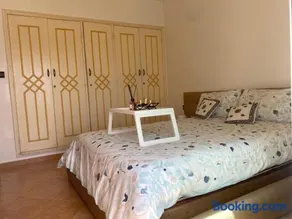 calm and secure residence with pool - Image 2