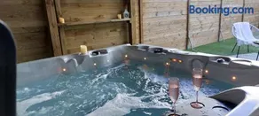 Love et Sens - Love room avec jacuzzi - Image 1